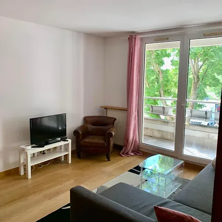 Vue Sur Proche Metro Apartment *